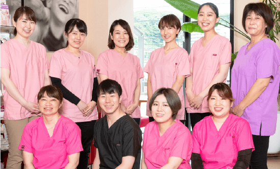 スタッフの集合写真